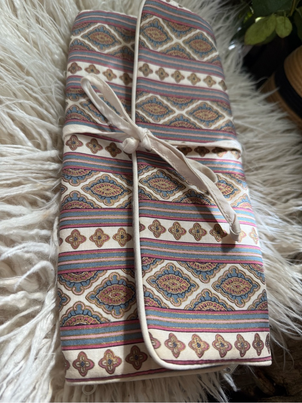 Vintage Travel Jewelry Roll in Cream, Blue & Pink